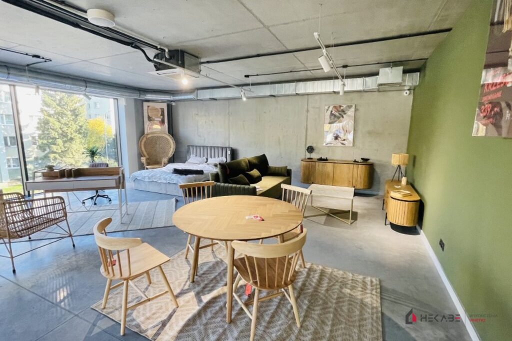 3 Qubes etap I Katowice — realizacja komercyjna Hekabe 15