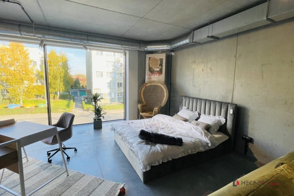 3 Qubes etap I Katowice — realizacja komercyjna Hekabe 17