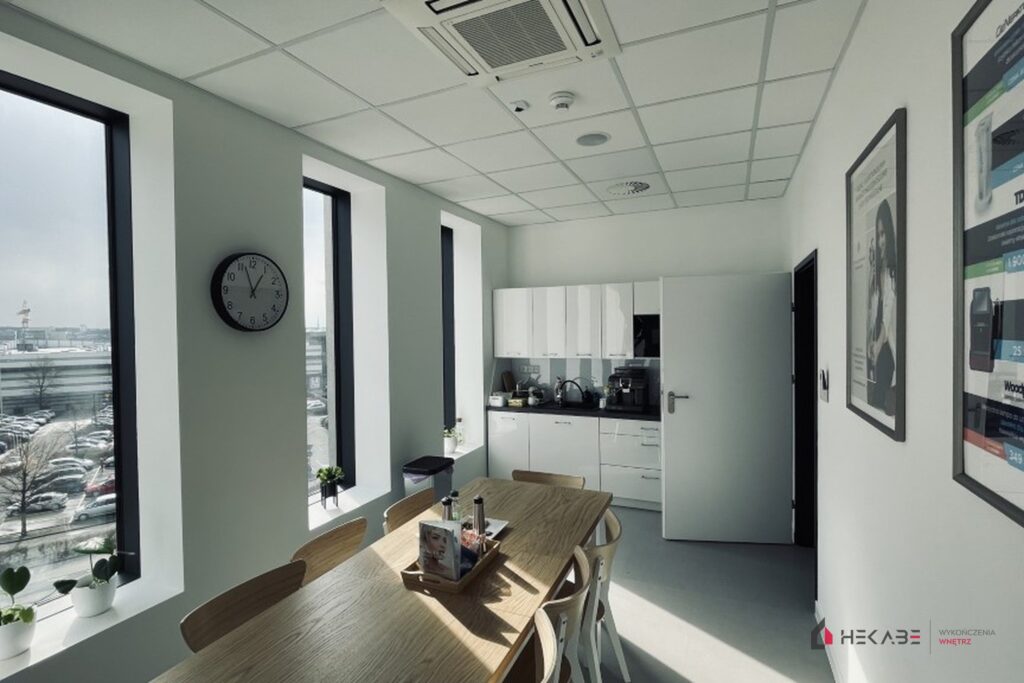 3 Qubes etap II Katowice — realizacja komercyjna Hekabe 16