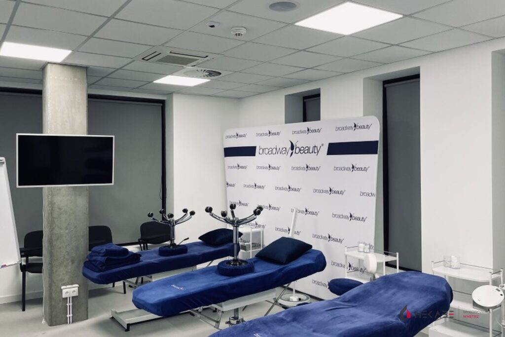 3 Qubes etap II Katowice — realizacja komercyjna Hekabe 17