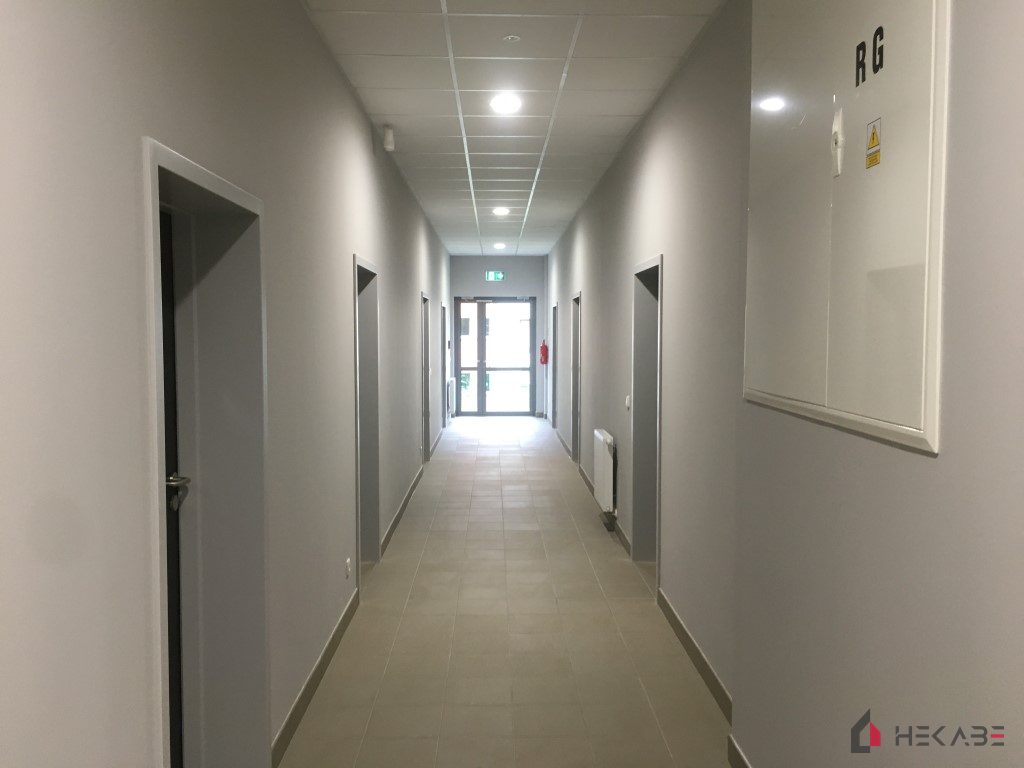 Szkoła Podstawowa Będzin — projekt Hekabe, wykończenia wnętrz premium