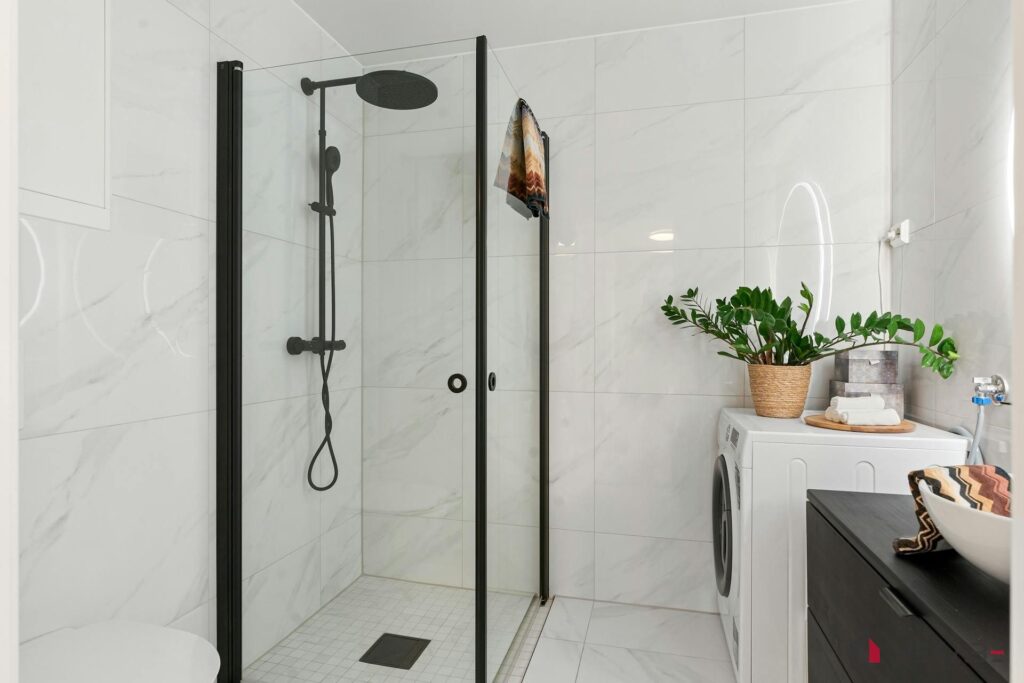 Łazienka Czajek Katowice — projekt Hekabe, wykończenia wnętrz premium