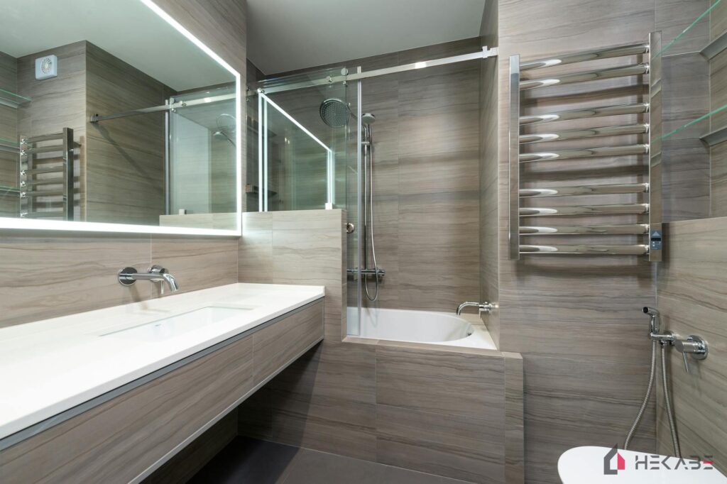 Łazienka Franciszkańska Katowice — projekt Hekabe, wykończenia wnętrz premium