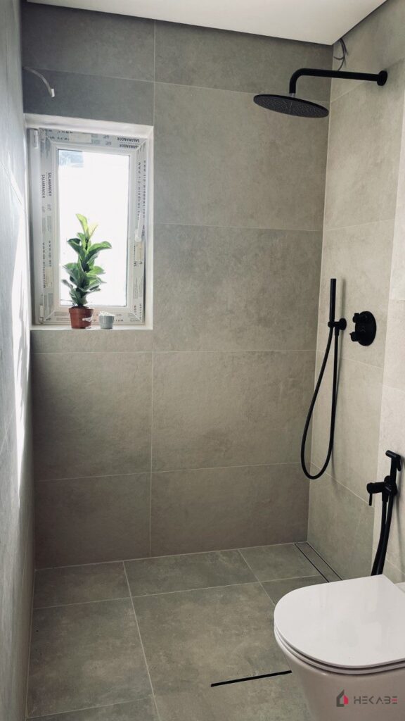 Łazienka Kochłowice Ruda Śląska — projekt Hekabe, wykończenia wnętrz premium