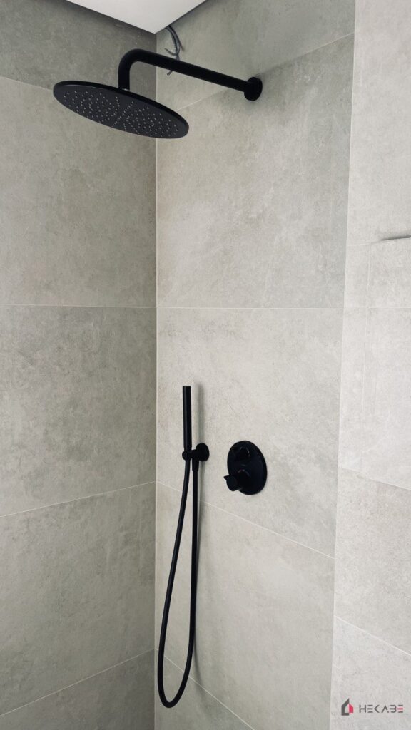 Łazienka Kochłowice Ruda Śląska — projekt Hekabe, wykończenia wnętrz premium