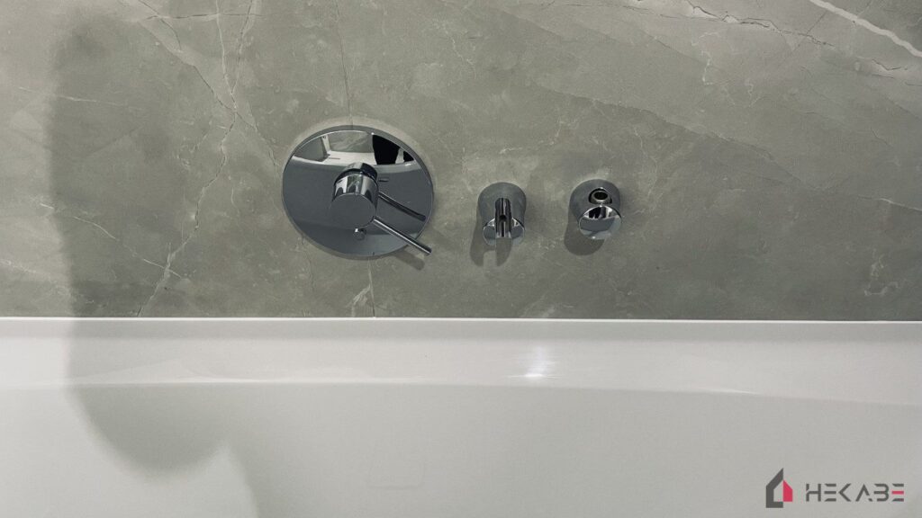 Łazienka Kochłowice Ruda Śląska — projekt Hekabe, wykończenia wnętrz premium