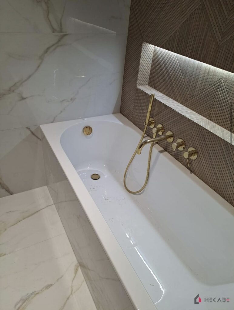Łazienka Korfantego Katowice — projekt Hekabe, wykończenia wnętrz premium