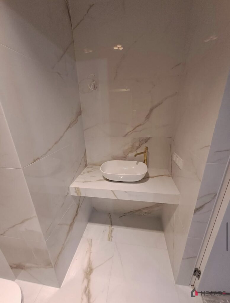 Łazienka Korfantego Katowice — projekt Hekabe, wykończenia wnętrz premium