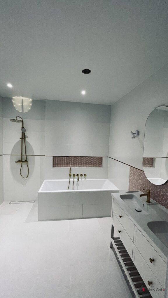 Łazienka Ratanice II Katowice — projekt Hekabe, wykończenia wnętrz premium