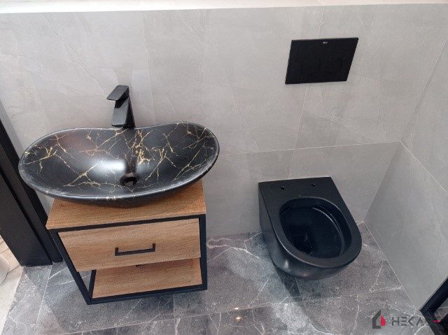 Łazienka Sobieskiego Katowice — projekt Hekabe, wykończenia wnętrz premium