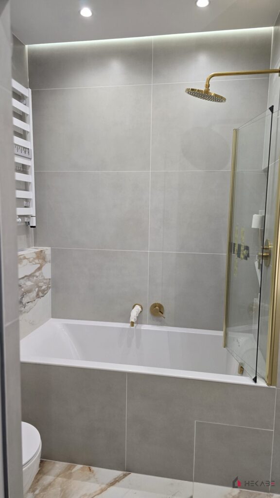 Mieszkanie Ceglana II Katowice — projekt Hekabe, wykończenia wnętrz premium