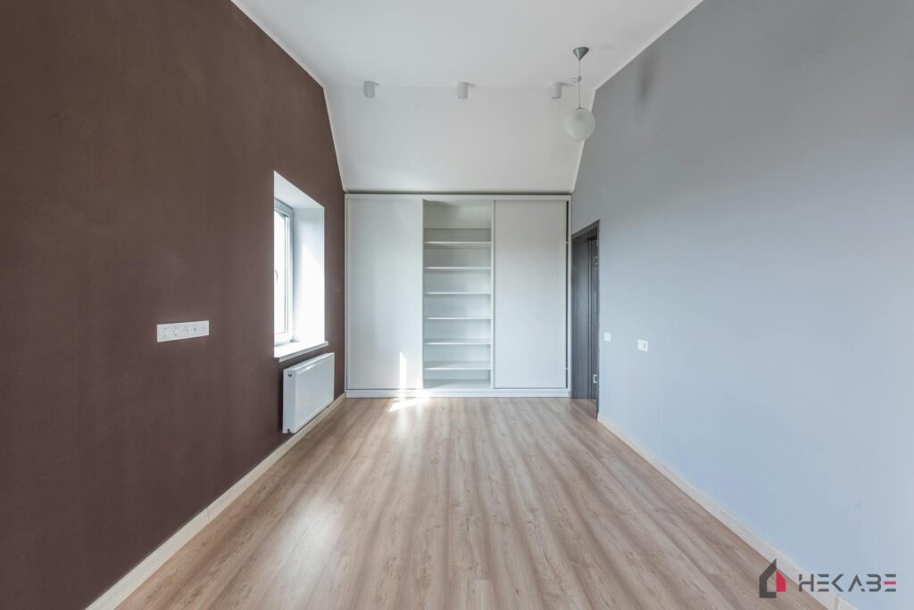 Mieszkanie Dzikiej Wiśni Katowice — projekt Hekabe, wykończenia wnętrz premium