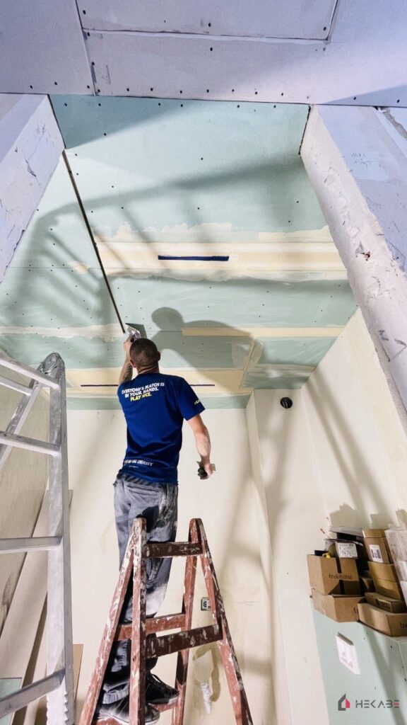 Mieszkanie Góreckiego Katowice — projekt Hekabe, wykończenia wnętrz premium