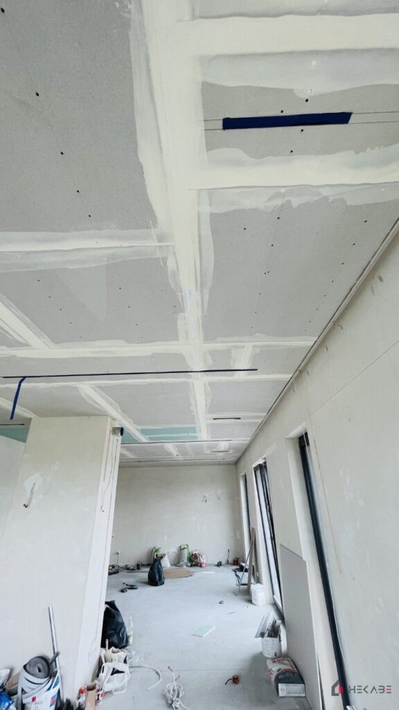 Mieszkanie Góreckiego Katowice — projekt Hekabe, wykończenia wnętrz premium